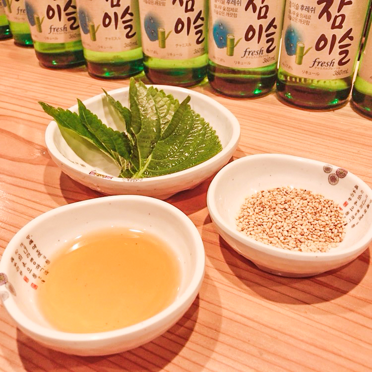 アジョシ 韓国料理 ごま油 いりごま ごまの葉