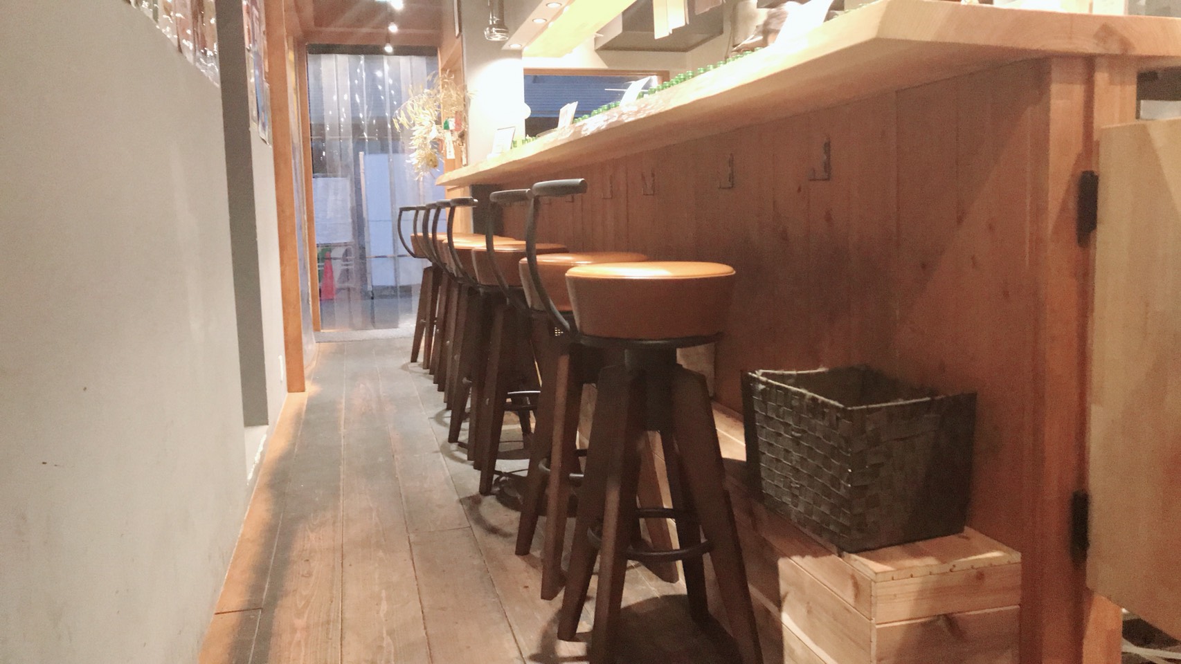 カウンター席 足置き アジョシ 京都 韓国料理